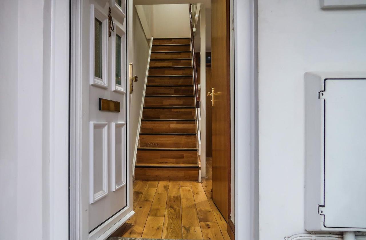 Cozy Double Room - Only Room Лондон Екстериор снимка
